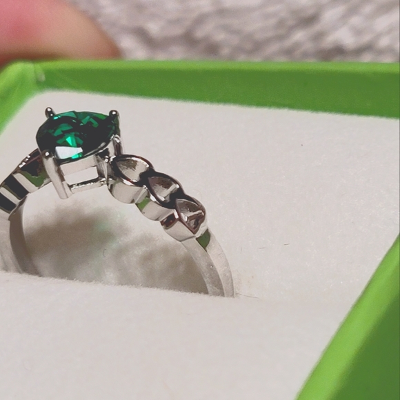 Dainty Lab Created Green Heart Ring - Picture 3 of 3